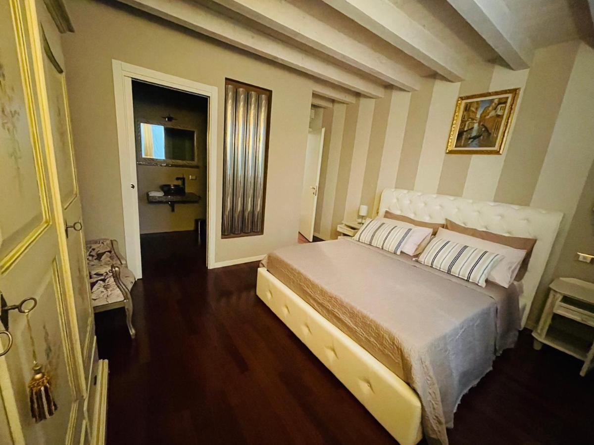 Desehouse Apartment Десенцано дел Гарда Екстериор снимка