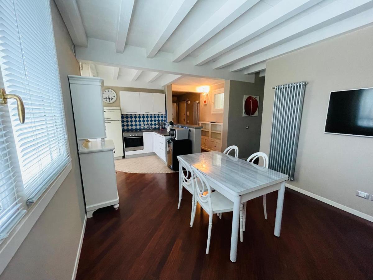 Desehouse Apartment Десенцано дел Гарда Екстериор снимка